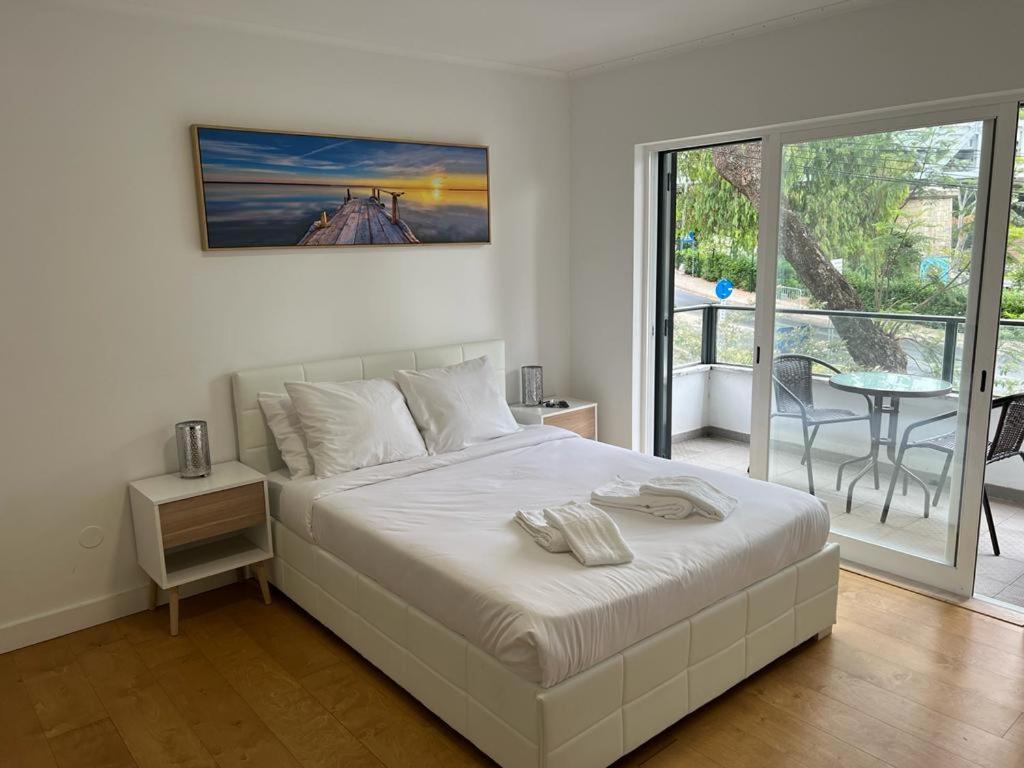 Oieras Beach Suite 2 - Large Double Room With En-Suite Bathroom And Balcony โอเอรัช ภายนอก รูปภาพ