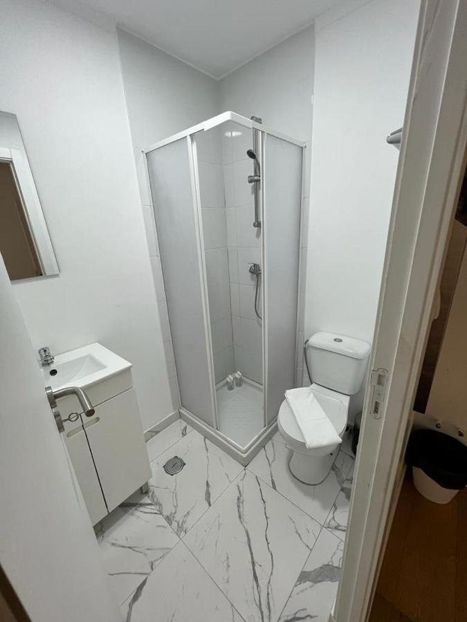 Oieras Beach Suite 2 - Large Double Room With En-Suite Bathroom And Balcony โอเอรัช ภายนอก รูปภาพ