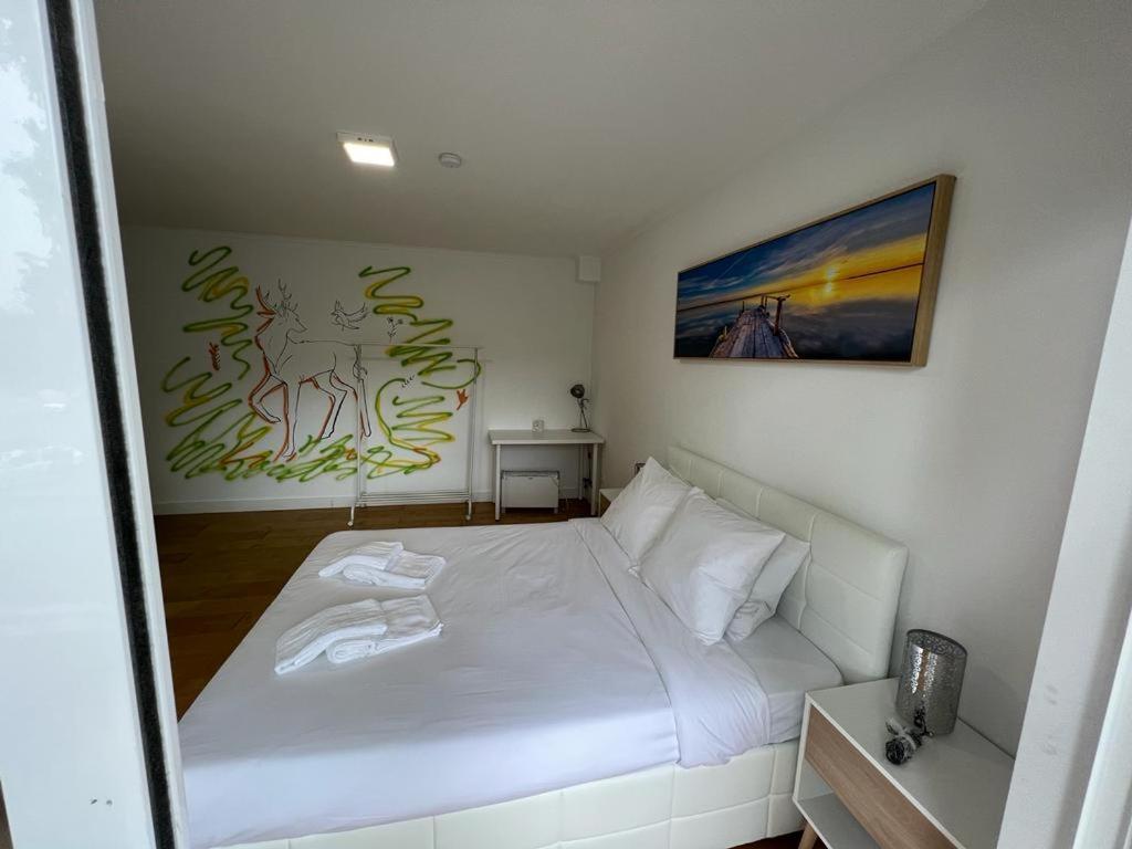 Oieras Beach Suite 2 - Large Double Room With En-Suite Bathroom And Balcony โอเอรัช ภายนอก รูปภาพ